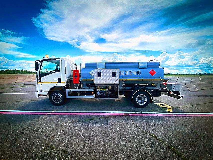 Паливозаправник Polycar на базі Isuzu NPR 75