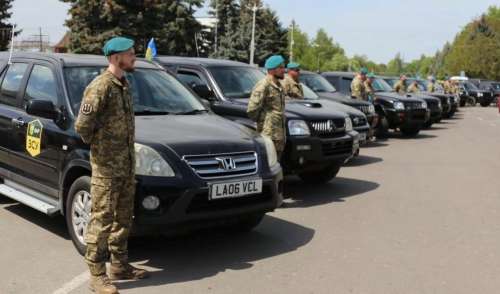 «Всеукраїнська Аграрна Рада» передала морпіхам пікапи