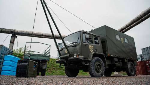 Волонтери створюють автомайстерні на базі Leyland DAF