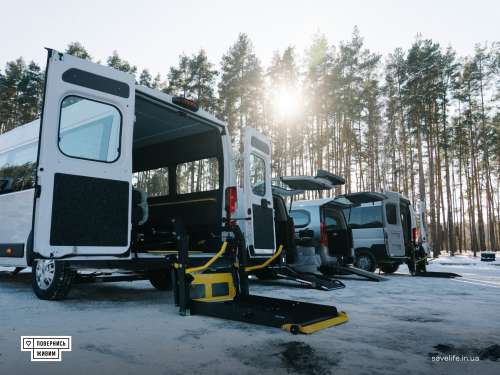 Для реабілітації українських воїнів передано спеціалізовані автомобілі Fiat