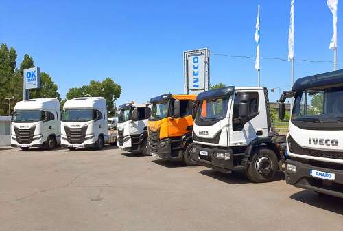 Під Києвом працює виставка техніки IVECO. Фото