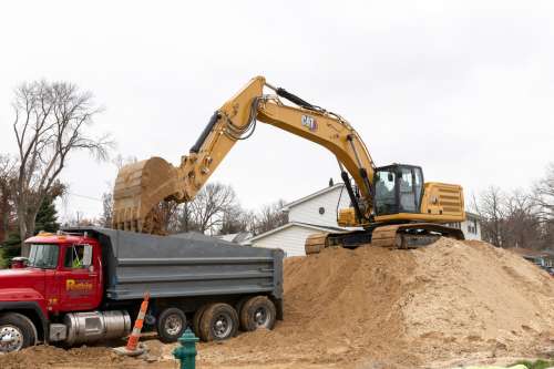 Представили новий 37-тонний екскаватор Caterpillar