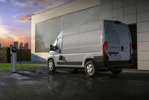 Розпочалося серійне виробництво електричного Fiat Ducato