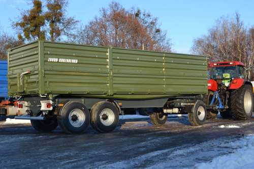 Український виробник напівпричепів розширює виробництво в Польщі