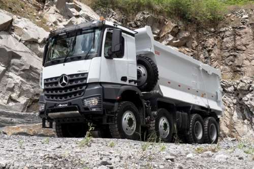 Стартував випуск чотиривісних самоскидів Mercedes-Benz Arocs