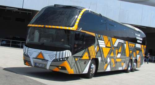 На новому Neoplan Cityliner бічні дзеркала замінили камерами