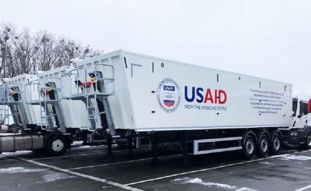 Українські агропідприємства отримали зерновози від USAID