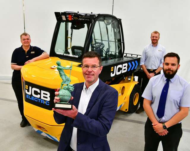 Електричний телескопічний навантажувач JCB отримав престижну нагороду