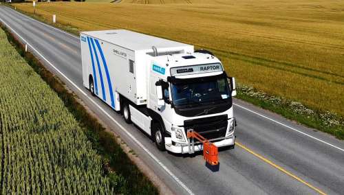 Представили автопоїзд на базі Volvo FM для моніторингу якості покриття доріг