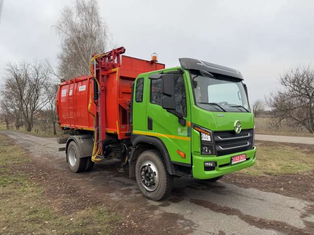 На Полтавщину передали нові комунальні автомобілі