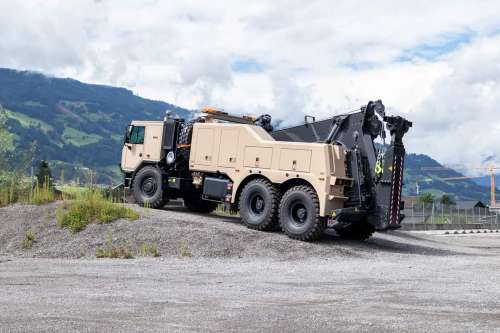 Представили новий всюдихідний евакуатор на шасі Tatra