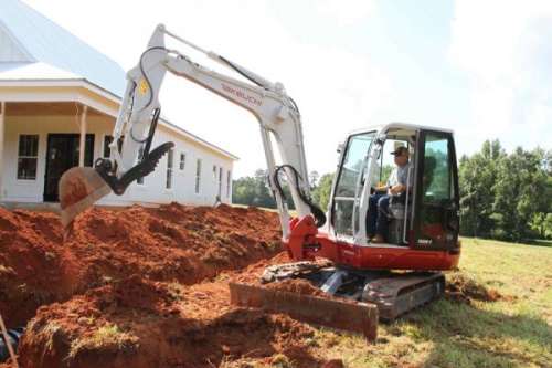 Takeuchi представил новый гидравлический экскаватор TB250-2