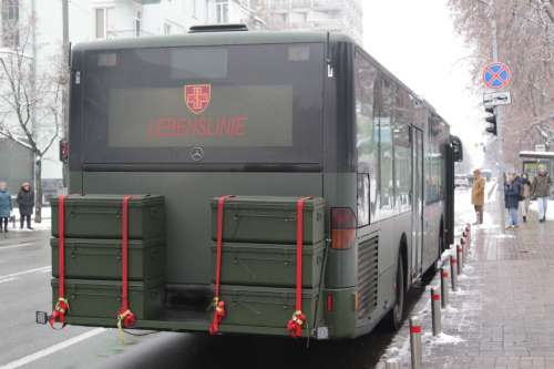 ЗСУ отримали 12-метровий мобільний шпиталь на базі автобуса Mercedes