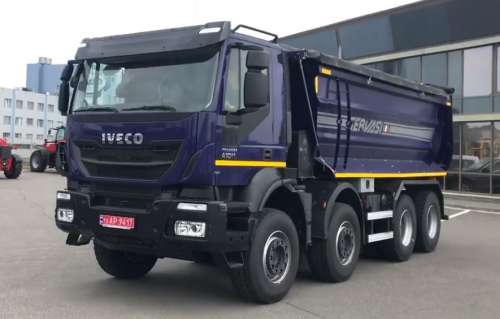 Українські дорожники отримали новий самоскид IVECO