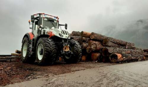 Steyr представив трактори для військових та пожежників