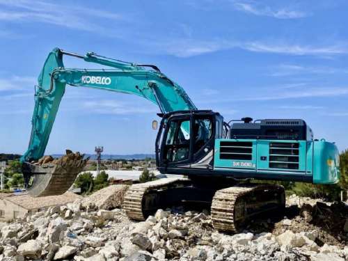 Kobelco представила екскаватори-гіганти нового покоління