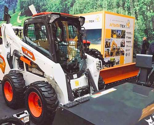 На КомунТех-2020 презентували оновлений міні-навантажувач Bobcat