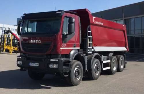 Українські дорожники поповнили автопарк новими самоскидами IVECO