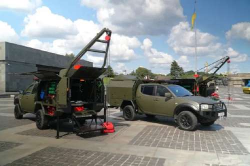 Нацгвардія отримала пересувні автомайстерні Locker