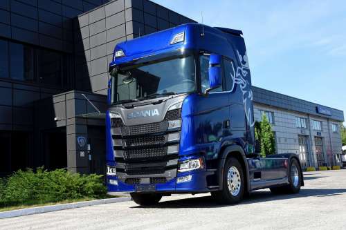 В Україні з’явилась перша Scania V8 S730