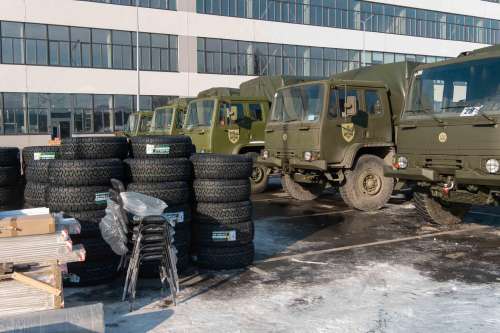 Бійці ЗСУ отримали потужні вантажівки