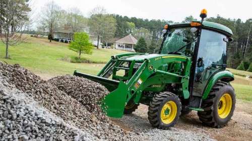 John Deere представив свій найпотужніший комунальний трактор