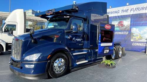 PACCAR представив автономну флагманську вантажівку Peterbilt 579