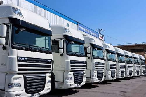 DAF поставив українській паливній компанії велику партію тягачів