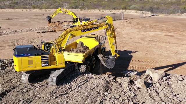 Komatsu представила електричний 20-тонний екскаватор