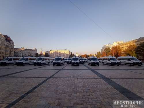 Нацполіція отримала автомобілі і спецтехніку з Європи