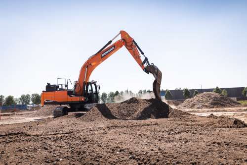 Doosan представив новий гусеничний екскаватор