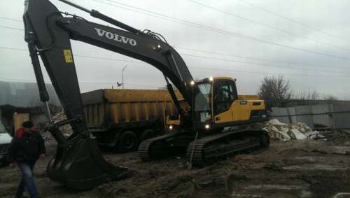 В Україні з’явився новий екскаватор Volvo EC300D