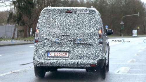 Найменший Ford Transit виїхав на тести у серійному кузові