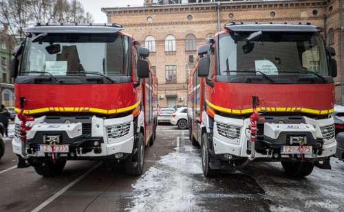 Київ передав Харкову два найсучасніших пожежних авто