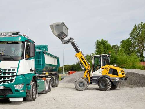 Liebherr представив свій перший телескопічний навантажувач