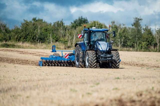 Компанія New Holland представила цікавий трактор