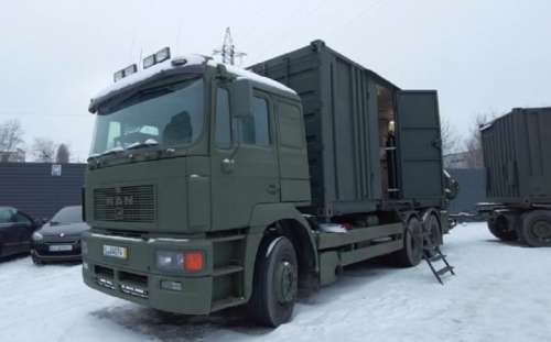 З вантажівки з причепом зробили унікальну автомайстерню для ЗСУ