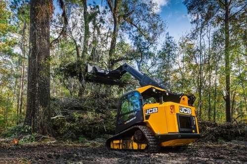 У Києві представлять інноваційний мінінавантажувач JCB