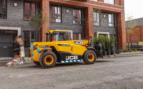 JCB представила свій перший повністю електричний телескопічний навантажувач