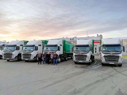 Аграрії отримали новенькі зерновози Volvo FM