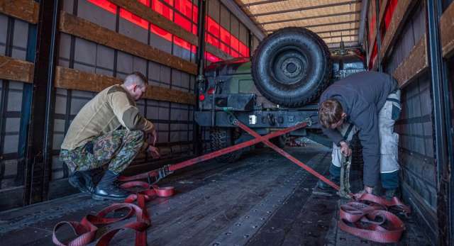 Найменша армія Європи віддасть Україні свої HMMWV